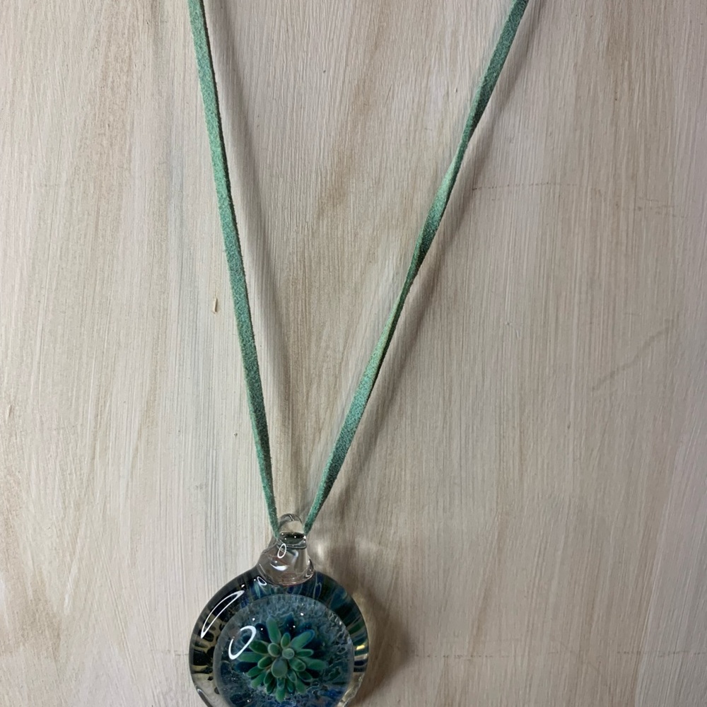Elegant Green Glass Pendant Necklace